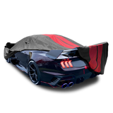 Ford Mustang Shelby 2016-2024 con cubierta para auto TitanGuard de ala alta, negro y rojo